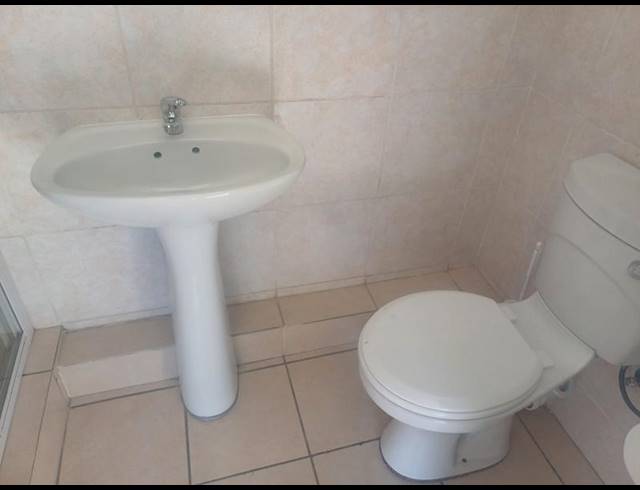 2 BEDROOM PROPERTY TO RENT IN COMET